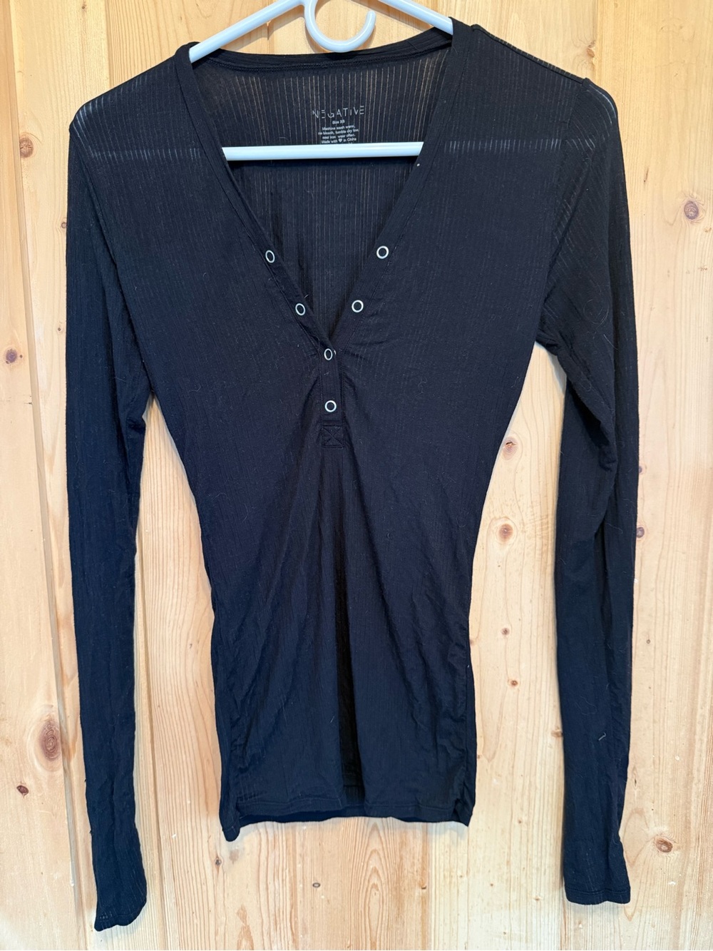 N/A Women's Black Ribbed Long-Sleeve V-Neck Top